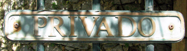 Alyson Sheldrake PhotographerA3 Art Privado sign