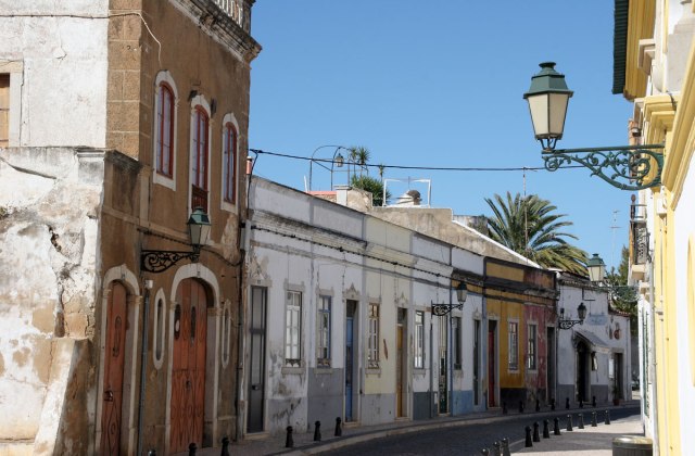 300 Days of Sun - Book Review Algarve Blog