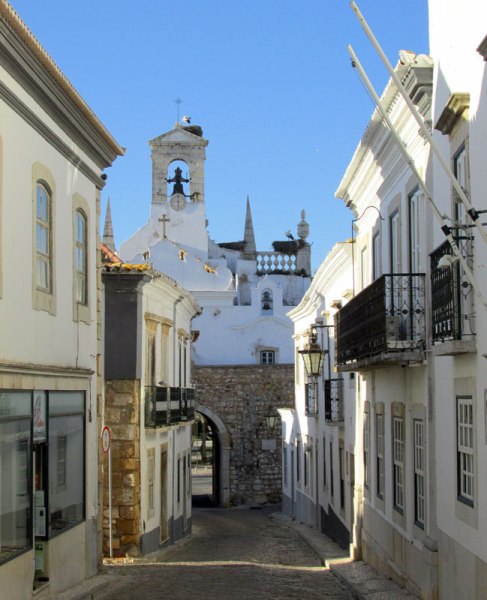 300 Days of Sun - Book Review Algarve Blog