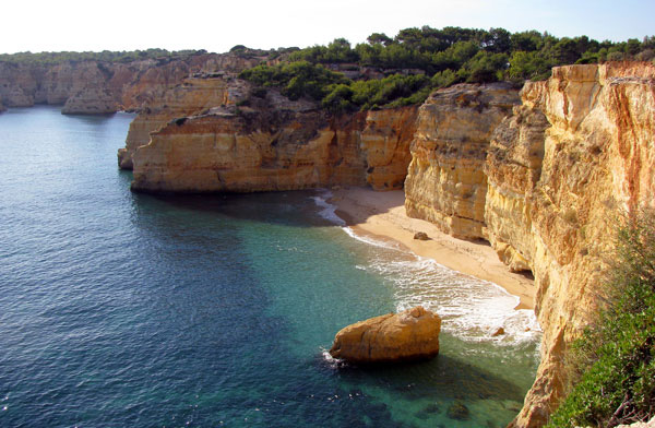 300 Days of Sun - Book Review Algarve Blog